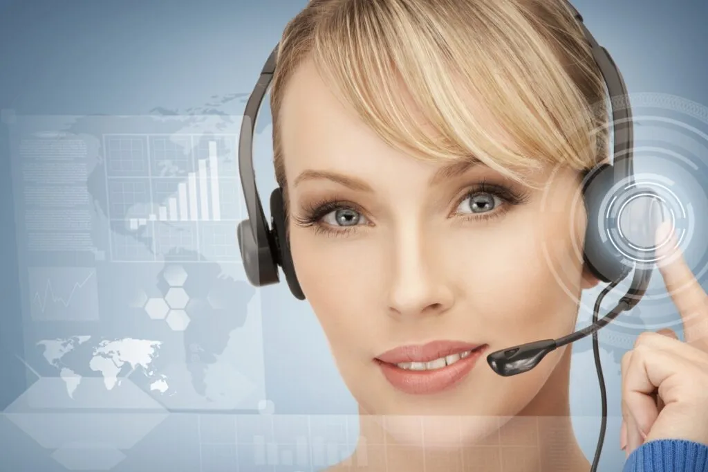 Asisten virtual wanita dengan headset