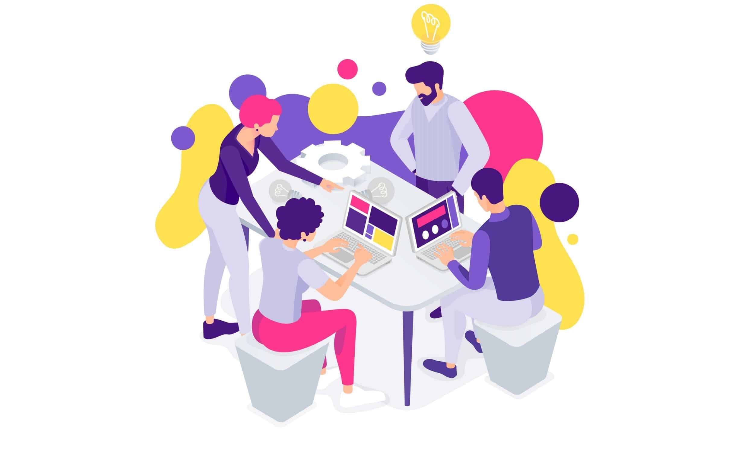 olumsuz müşteri incelemeleriyle uğraşırken bir yanıt planı üzerinde işbirliği yapan bir grup insan