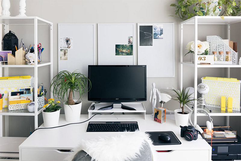 neat desk