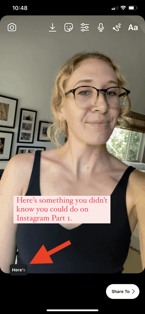 テキストの長さを変更するためのツールを指す赤い矢印が付いたInstagramリールの編集のスクリーンショット。