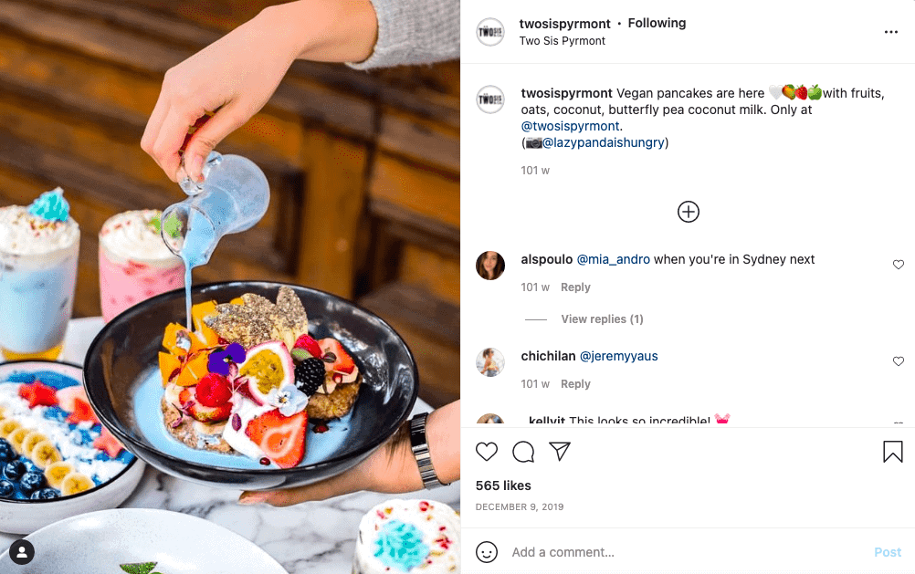 Poza pe Instagram a două surori cu un mic dejun delicios