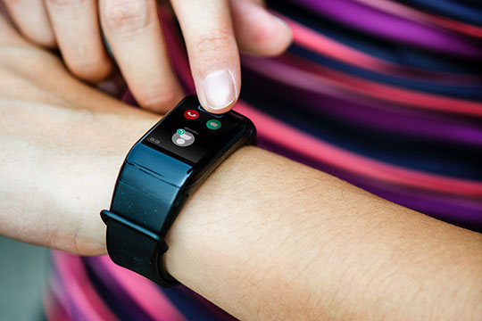 電話-電話-SmartWatch-テクノロジー-SmartBand