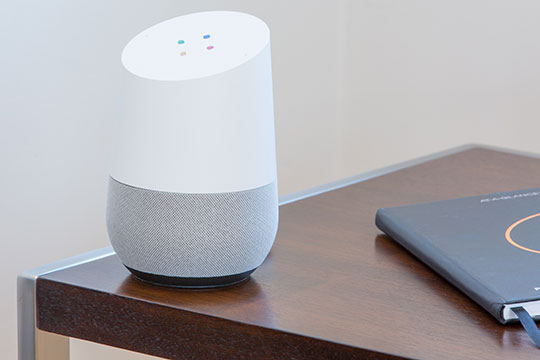 Pembicara-Google-Asisten-Teknologi-Smart-Home-Gadget