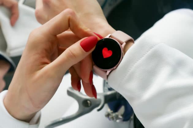 Smartwatches-Smartwatch-Gadgets-Gerät-Wearable-Tech-Healthcare-Industrie