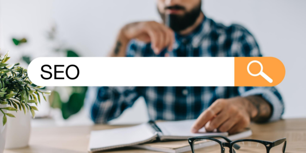 Birisi çevrimiçi SEO arıyor