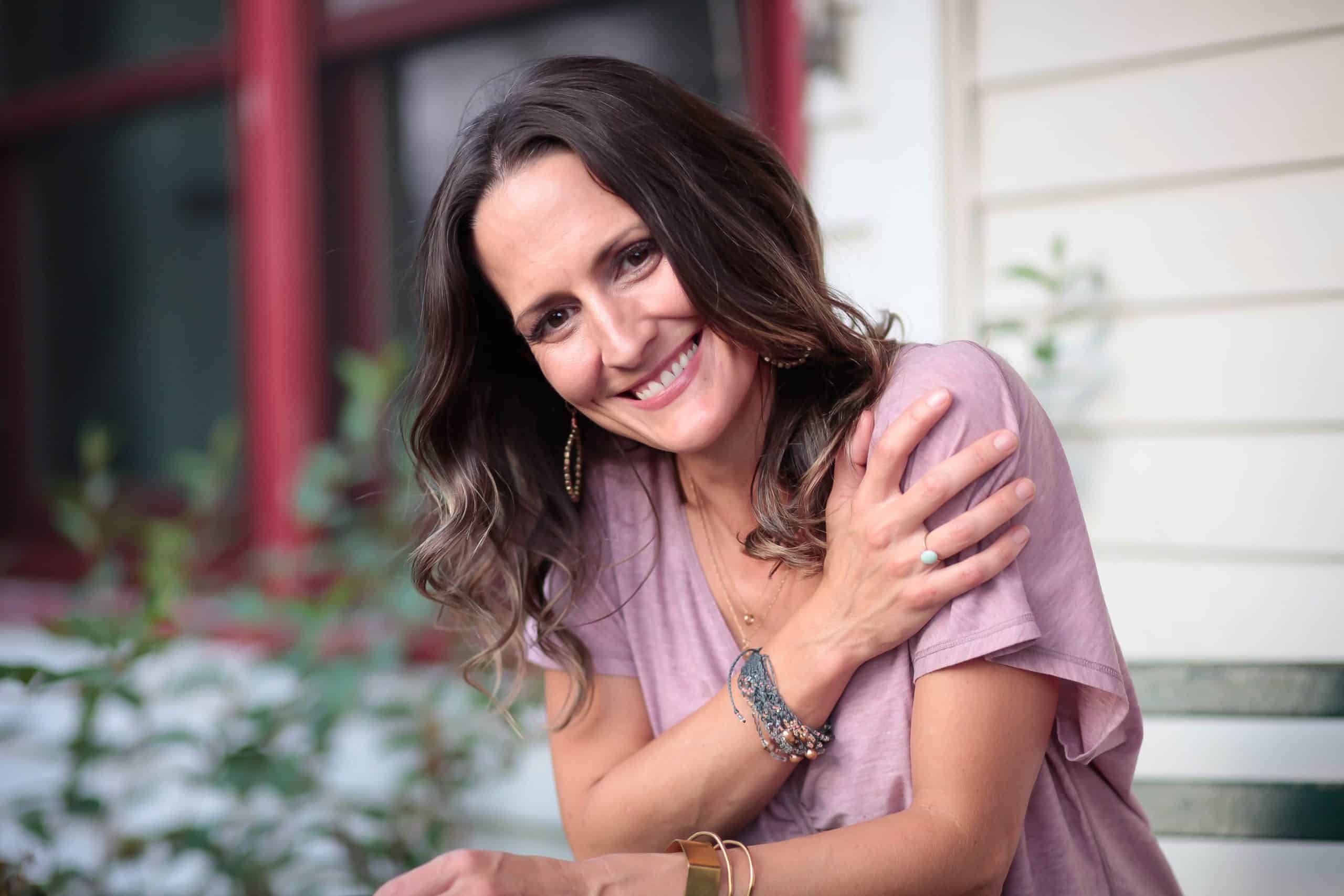 Rachel Lundberg, propietaria e instructora de YogaOAK