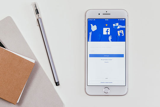 facebook-社交媒体-智能手机-移动营销
