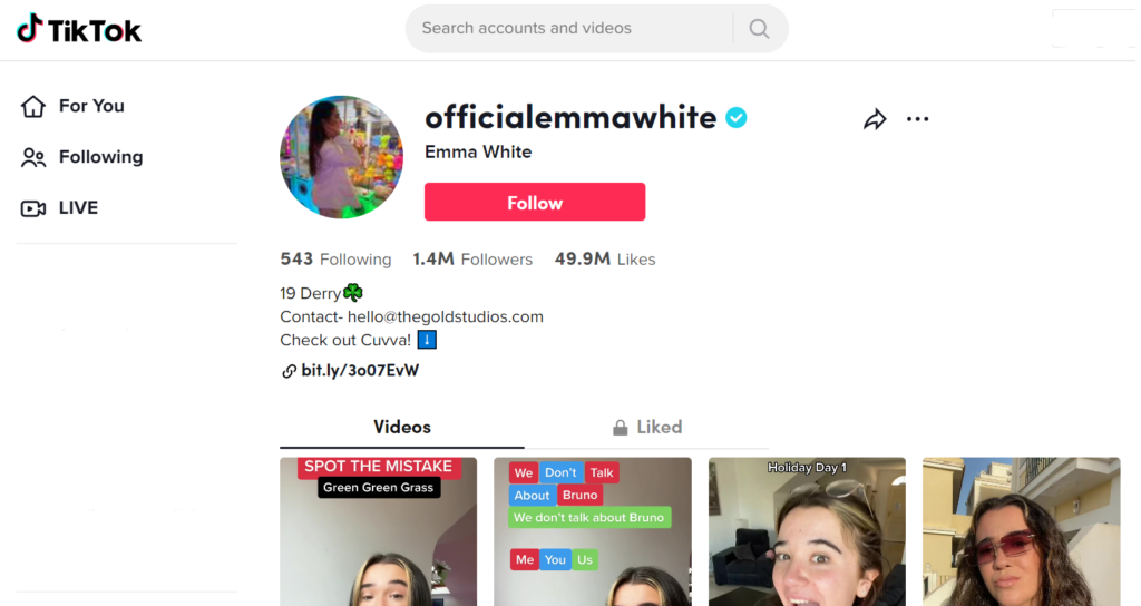 Emma White é uma cantora de 18 anos de Derry