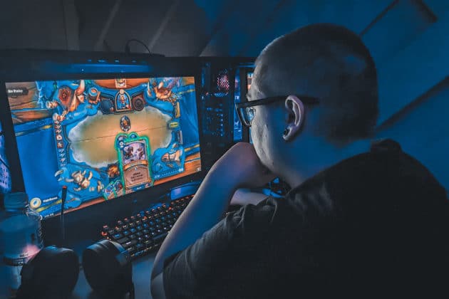 ビデオ-コンピューター-ゲーミング-pc-ゲーマー-デスクトップ-プレイ