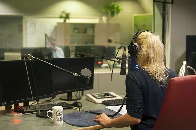 Puterea radioului local pentru relațiile publice