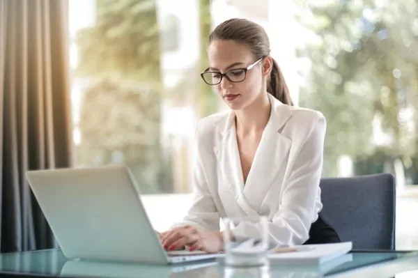 Les entrepreneurs en ligne sont toujours confrontés à ces quatre responsabilités essentielles en vitrine