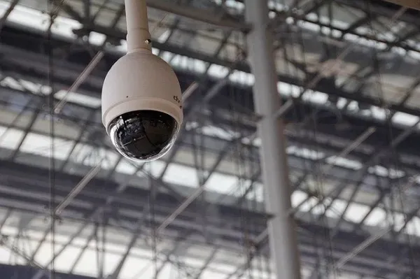 Como usar a vigilância para proteger seu negócio