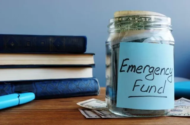 ¿Cómo se obtiene dinero de emergencia?