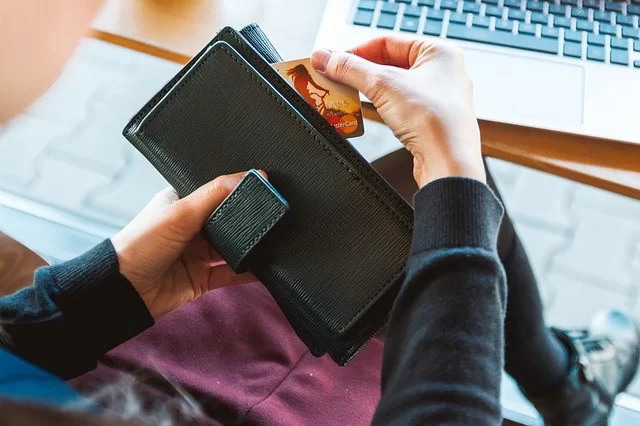 In che modo il tuo punteggio di credito potrebbe influenzare la tua richiesta di prestito, gestione di un e-business di successo