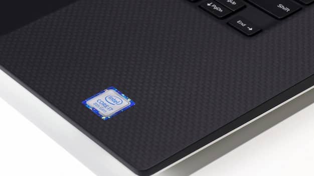 戴爾 XPS 15 上的英特爾徽章