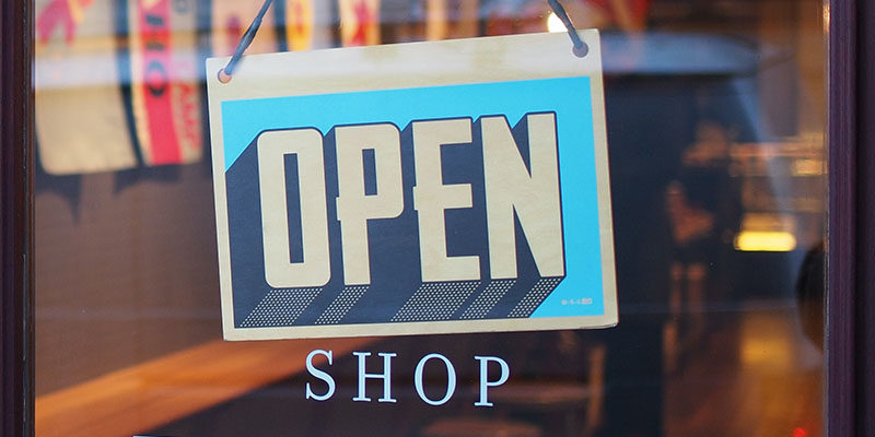 Enseigne de magasin ouvert