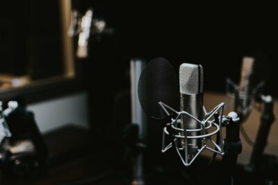 Cara Memulai Podcast: Panduan Langkah-demi-Langkah Lengkap (2022)
