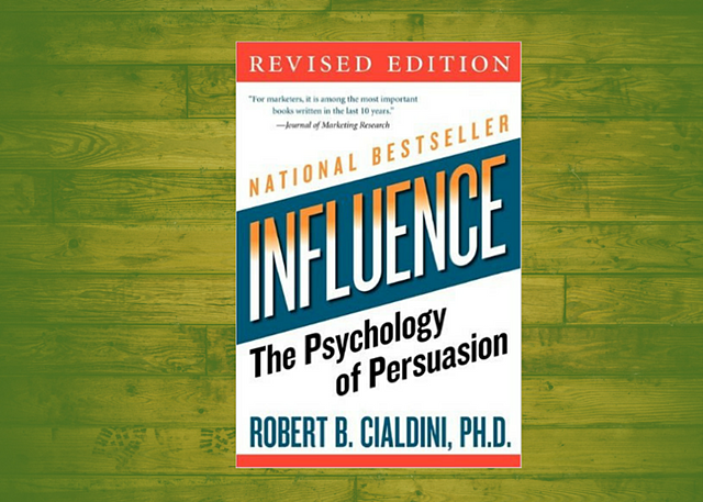 wpływ-na-psykologię-perswazji-robert-cialdini.png