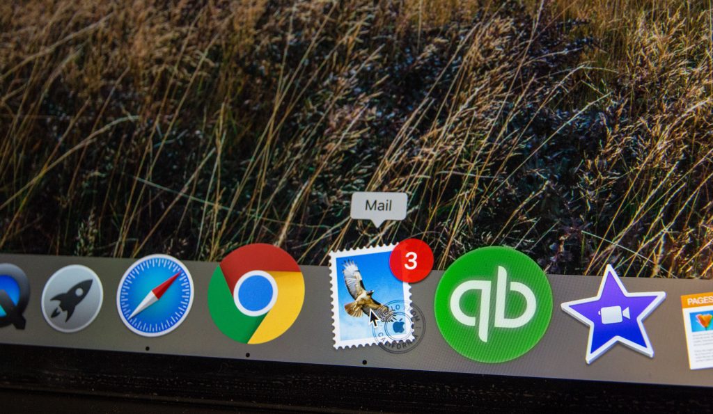 ícone de e-mail no telefone - como escrever uma campanha de marketing por e-mail