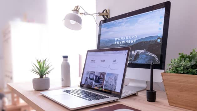 Desktop-PC-Arbeit-Laptop-Büro-Website-Design-Entwicklung-Geschäft