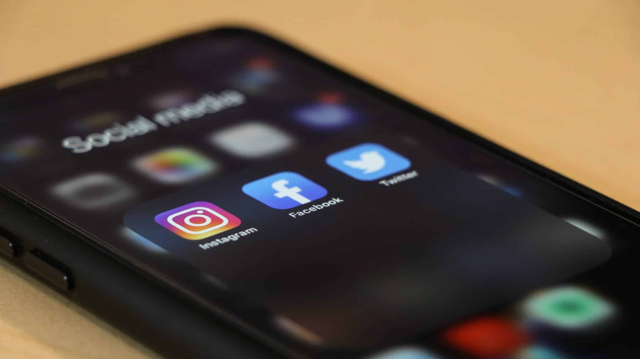 modèle de stratégie de médias sociaux