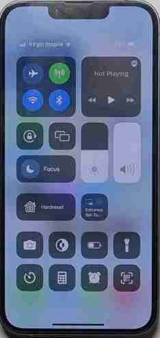 ไปที่หน้าจอหลักสำหรับไมโครโฟนบน iPhone 14