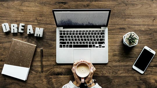 blog-iş-girişimci-ofis-dizüstü bilgisayar-iş-yazar