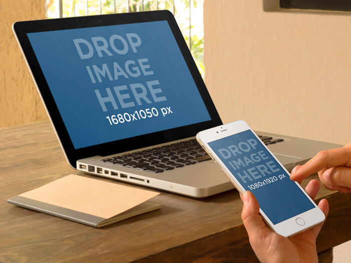 Macbook Pro ve Altın Iphone Maketi
