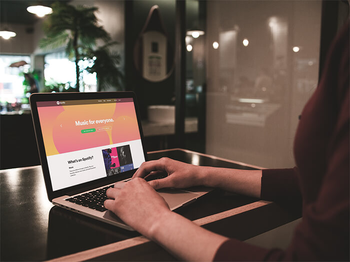 Macbook Mockup Yeni Kopya