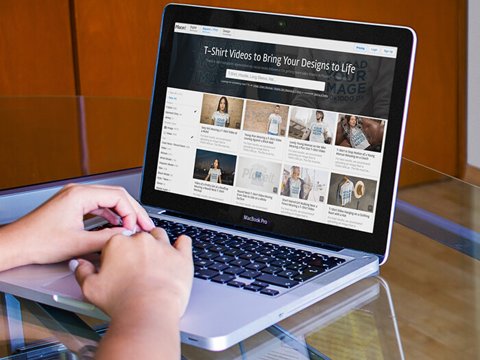 Macbook Mockup Ofis Odası