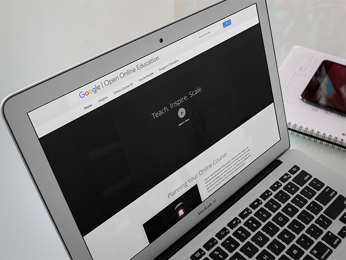 Macbook Mockup Yakınlaştırılmış Kopya
