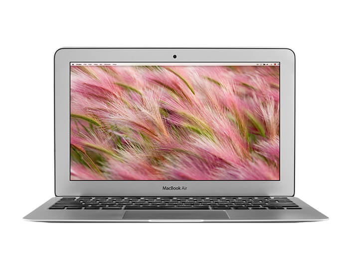 Macbook Air 02 Mockup Kopyası