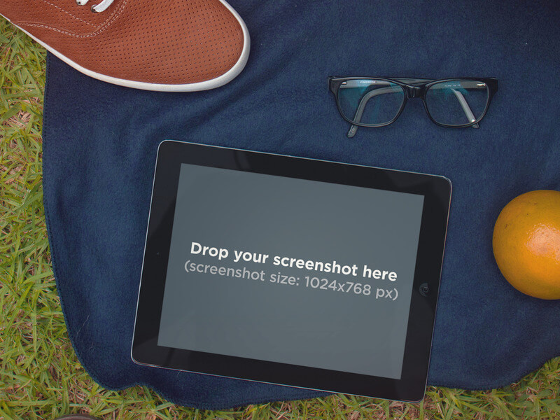 نموذج iPad Mockup at the Park