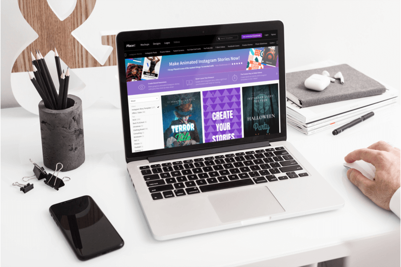 エレガントなデスクが特徴の Macbook Pro モックアップ