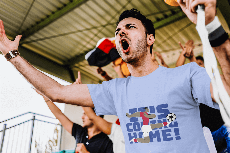Machetă de tricou a unui bărbat la un meci de fotbal