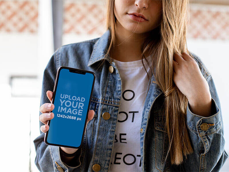 Iphone Mockuo Woman