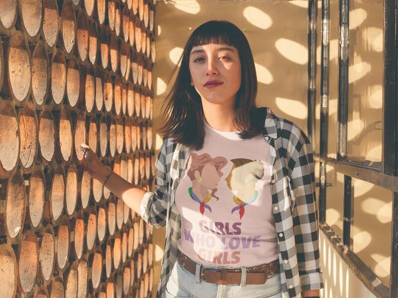 Mockup della maglietta delle ragazze che amano le ragazze