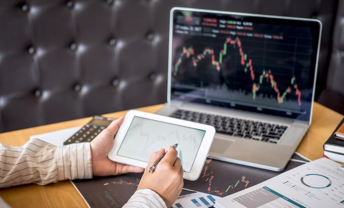 invertir en linea para ganar dinero