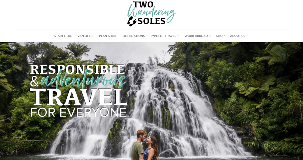 Captură de ecran a paginii de start pentru blogul Two Wandering Soles