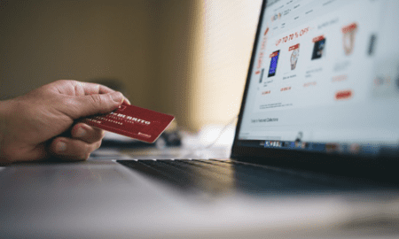 Bagaimana Pemerintah India dan populasi Milenial memfasilitasi Boom e-commerce.