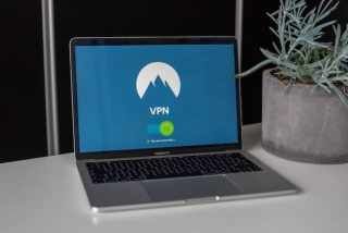 連接到公共 Wifi 網絡時更喜歡使用 VPN,因為有人可以破解我的 iPhone