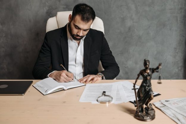 ¿Qué hace un abogado de negocios?