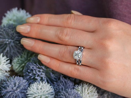 L'incroyable brillance de la moissanite : pourquoi la choisir plutôt que les diamants