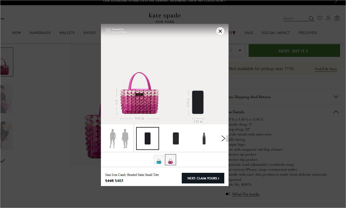 KateSpade.com Görselleştirme Modeli: Günlük Öğelerin Yanında Ürün Visualization modal on PDP, showing a pink bag beside a phone illustration. The dimensions of the bag and the phone are indicated