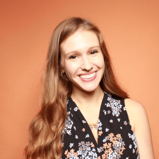 Kelsey Balimtas Hubspot オンライン エキスパートの意見記事 Mopinion Benchmark