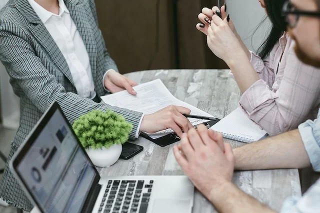المتطلبات القانونية لمنصة التجارة الإلكترونية الخاصة بك
