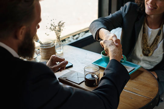 accord-business-collaboration-contrat-deal-rencontre-travail