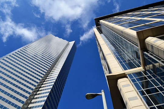 Solaranlage-Panel-Energieunternehmen-Geschäftsgebäude