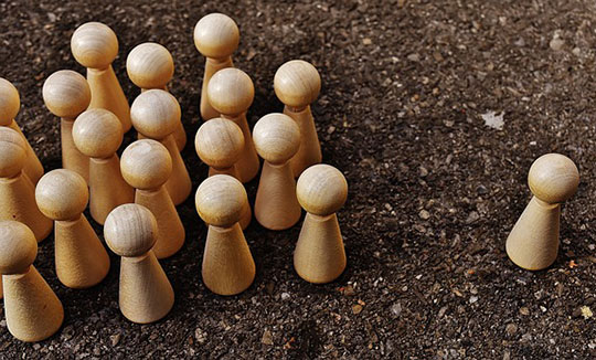 Follower-Stand-Out-Leader-Win-Success-First
