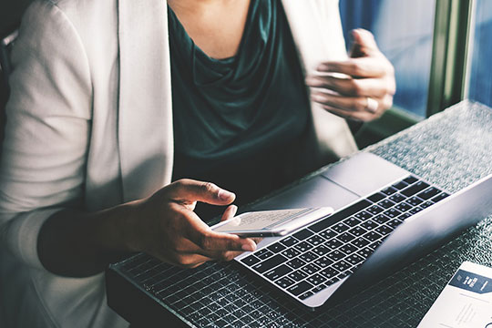 Business-Computer-Laptop-Marketing-Telefontechnologie-Wireless-Work